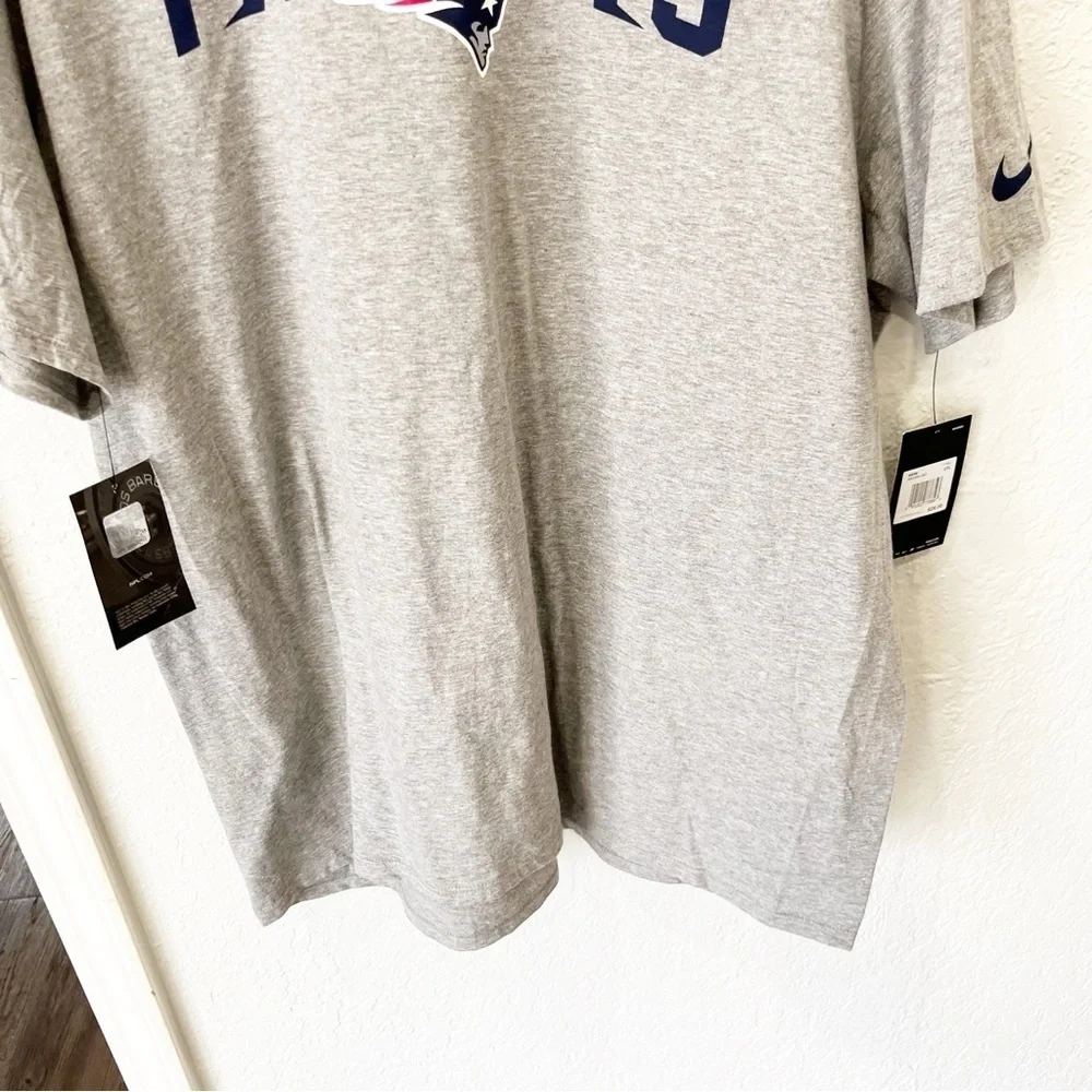 Nike Men's XXL Property of Patriots New England NFL Football NWT